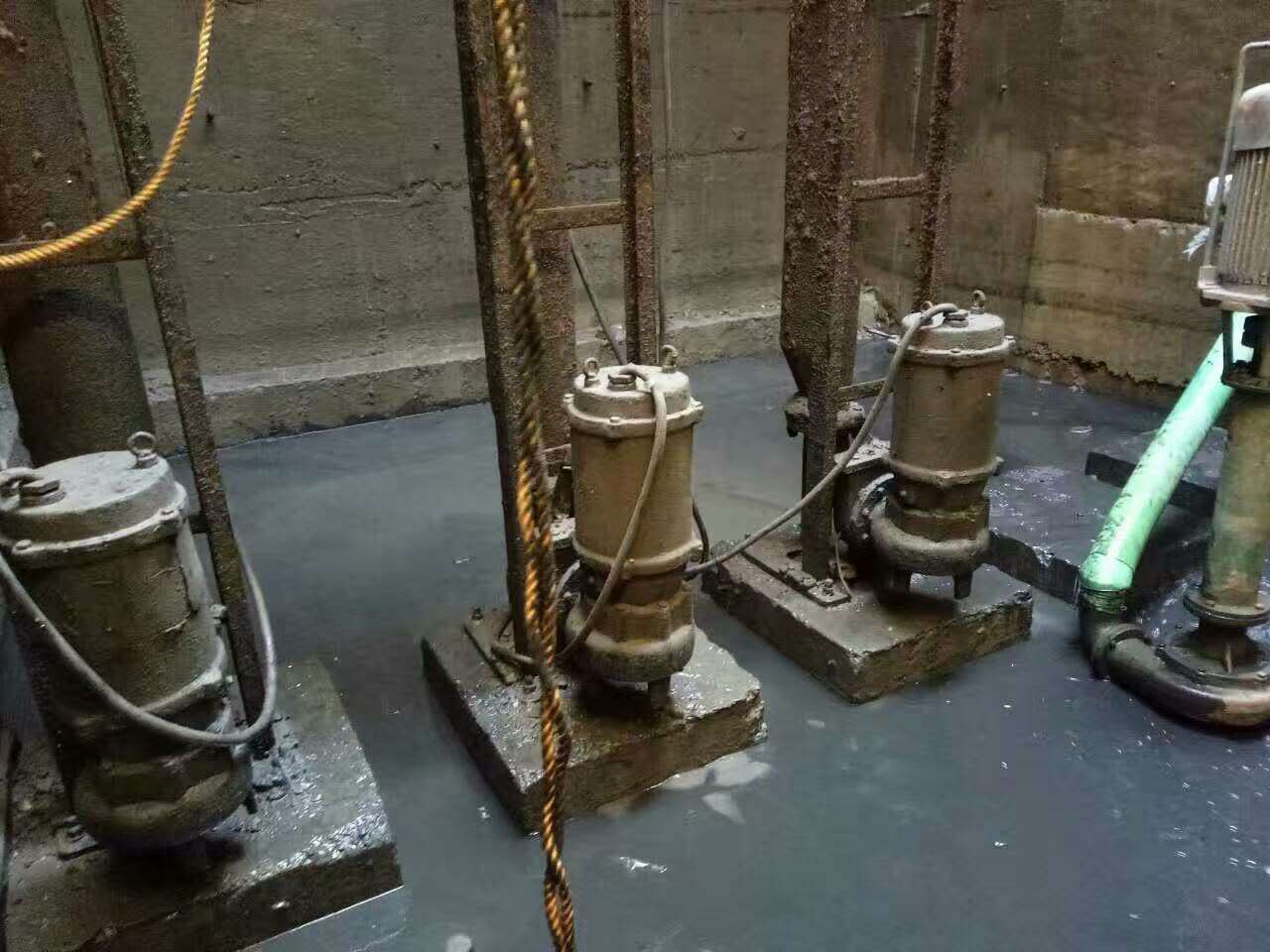 洛龙污水池清理